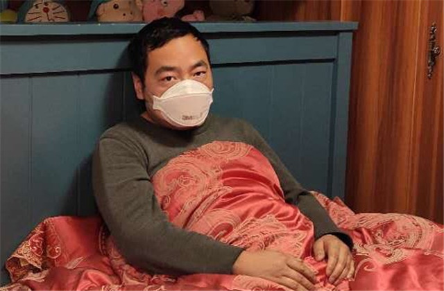 【高光“疫”事】感染不敢回家、排隊(duì)等床位、開(kāi)水兌米飯—— 趙東：帶著希望和愛(ài) 戰(zhàn)斗在春天里
